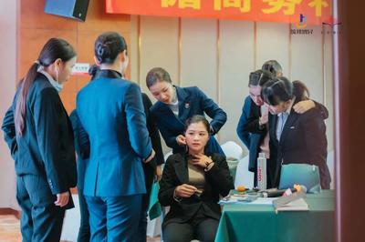 學(xué)禮儀 塑形象 筑邦鴻——鴻升商務(wù)禮儀培訓(xùn)效果顯著，賦能專業(yè)禮儀服務(wù)